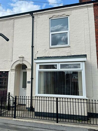 2 Bedroom House To Rent In Estcourt Street, Hull, HU9