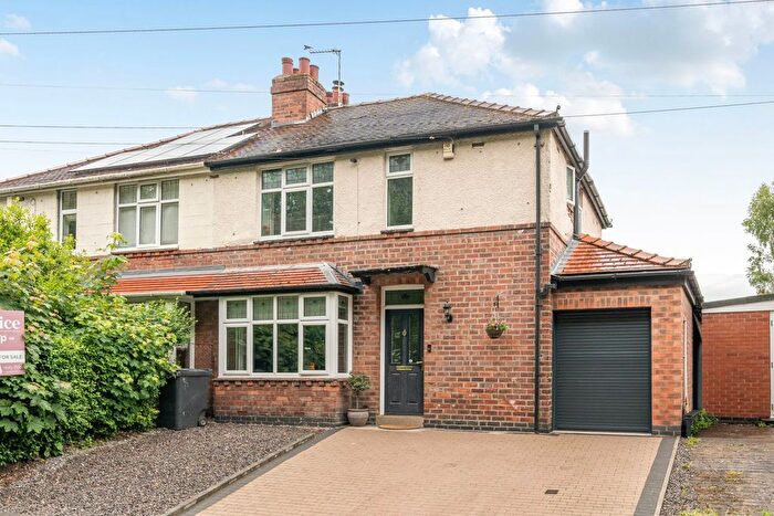 3 Bedroom Semi-Detached House For Sale In Wolfe Avenue, York, YO31
