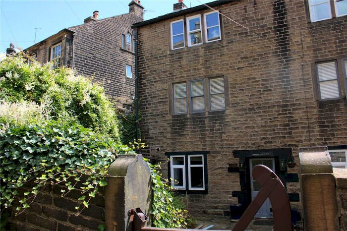 2 Bedroom Apartment To Rent In Church Fields, Dobcross, Oldham, Greater Manchester, OL3
