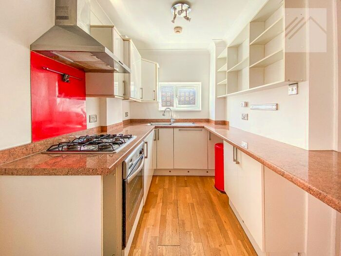 1 Bedroom Flat To Rent In Foksville Road, Canvey Island, SS8