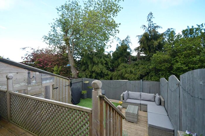 3 Bedroom Town House For Sale In Mulberry Croft, Hollingwood, Chesterfield, S43