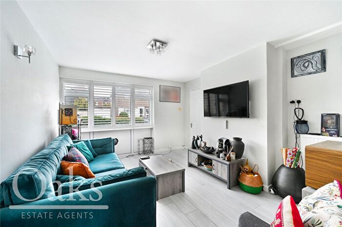 3 Bedroom Terraced House For Sale In Upton Road, Thornton Heath, CR7
