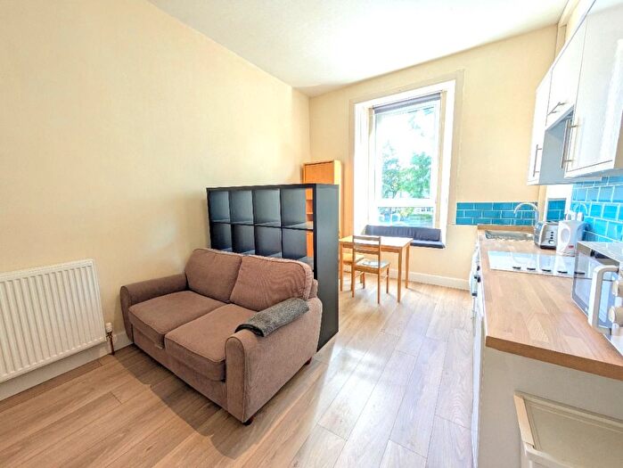 2 Bedroom Flat To Rent In Morningside Road, Morningside, Edinburgh, EH10