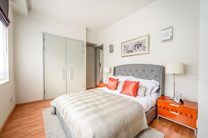 1 Bedroom Flat To Rent In City Road, Old Street, London, EC1V