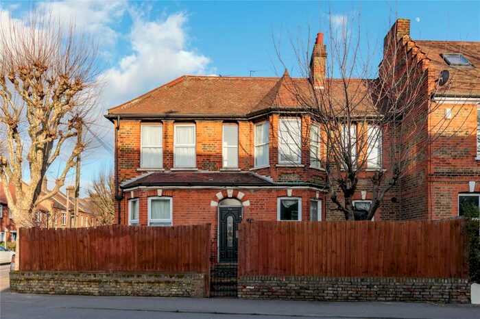 3 Bedroom End Of Terrace House To Rent In Blackhorse Road, Walthamstow, London, E17