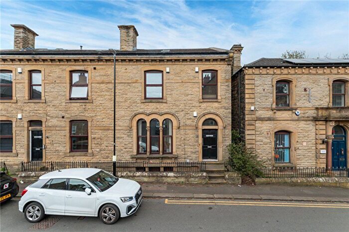 2 Bedroom Flat For Sale In Commercial Street, Morley, Leeds, West Yorkshire, LS27