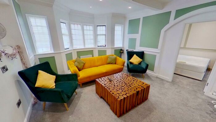 9 Bedroom House To Rent In Jacobean House, DE1