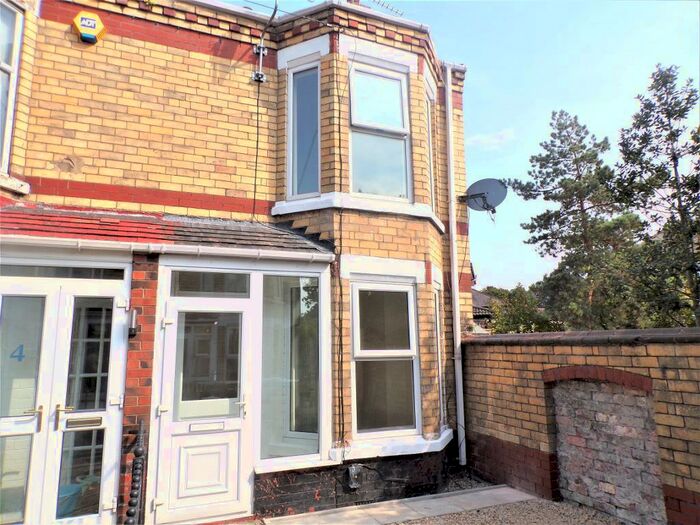 2 Bedroom End Of Terrace House To Rent In Lynton Avenue, Perth Street, Hull, HU5