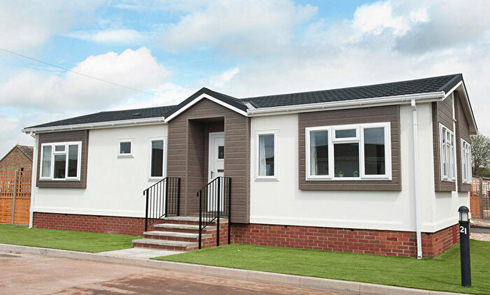 2 Bedroom Detached House For Sale In Westfield Road, Scunthorpe, North Lincolnshire, DN17