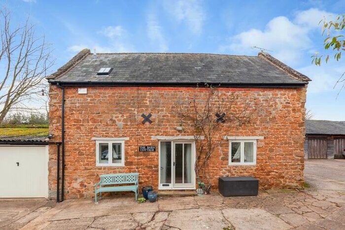 2 Bedroom Barn To Rent In Main Street Hanwell, OX17