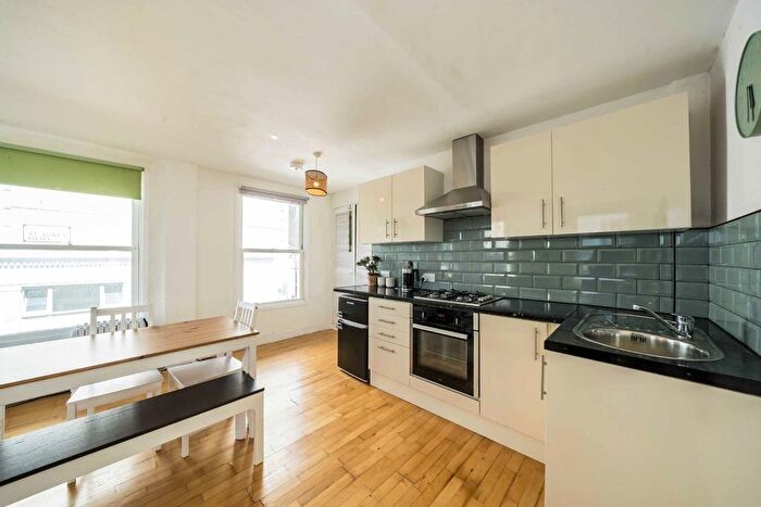 1 Bedroom Flat To Rent In St Lukes Mews, North Kensington, W11