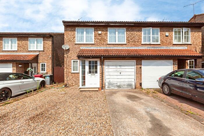 4 Bedroom Semi-Detached House For Sale In Sandringham Court, Slough, SL1