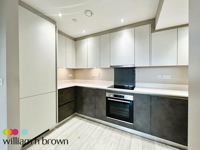 2 Bedroom Apartment To Rent In Victoria Avenue, Southend-On-Sea, SS2