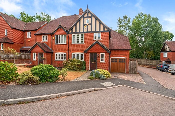 4 Bedroom End Terrace House For Sale In Amherst Place, Sevenoaks, TN13