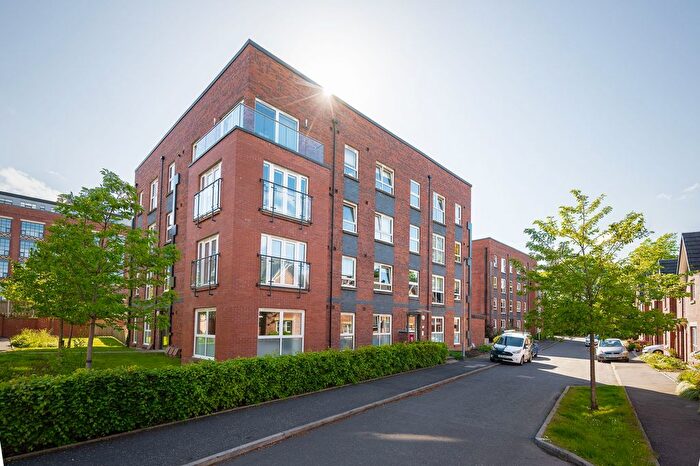 2 Bedroom Flat For Sale In Inverlair Drive, Glasgow, G43