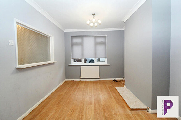 3 Bedroom Terraced House For Sale In Livingstone Road, Gillingham, Kent, ME7