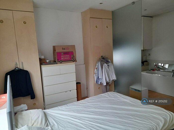 2 Bedroom Flat To Rent In London, London, NW11