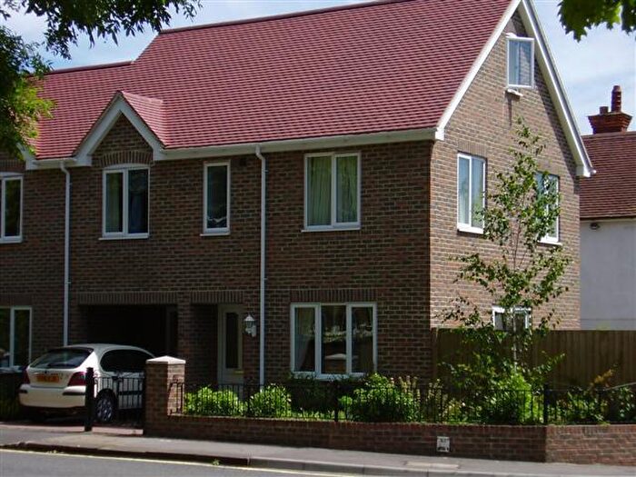 3 Bedroom Semi-Detached House To Rent In North Oxford Epc Rating C, OX2