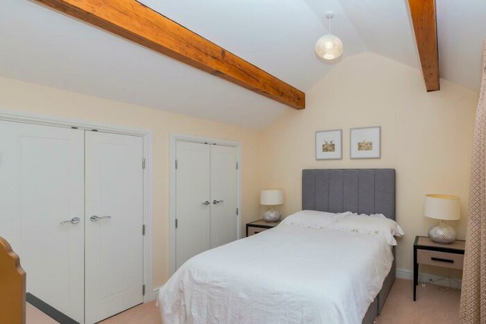 1 Bedroom Retirement Property For Sale In Rosefield Cottage, Lillington Avenue, Leamington Spa, Warwickshire, CV32