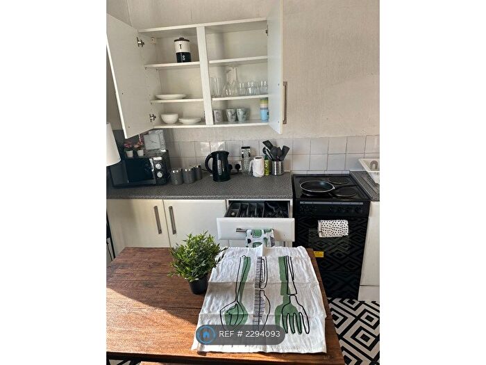 2 Bedroom Flat To Rent In Clarendon Road, Blackpool, FY1