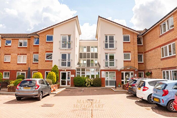 1 Bedroom Flat For Sale In Millfield Court, Crawley, RH11