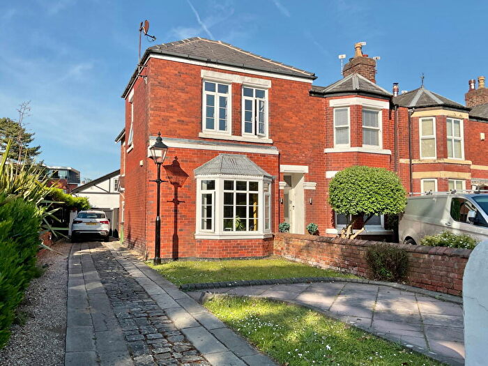 3 Bedroom End Of Terrace House For Sale In Aughton Road, Birkdale, Southport, PR8