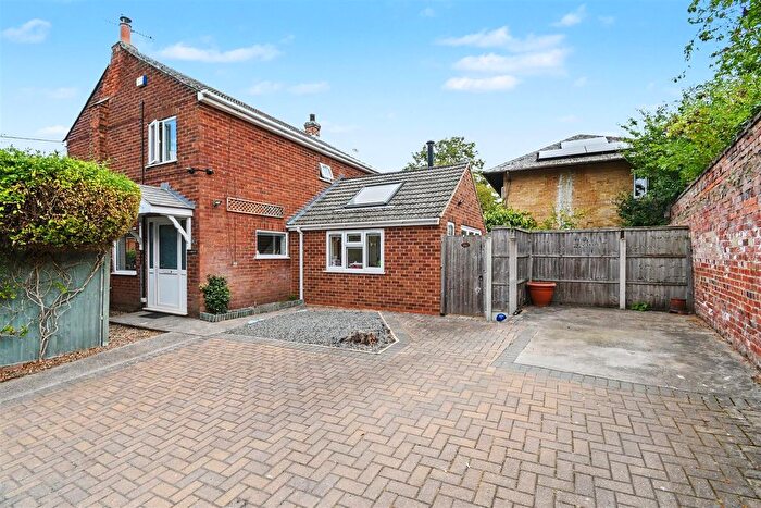 3 Bedroom Detached House For Sale In , Church Lane, Scotter, Gainsborough, DN21