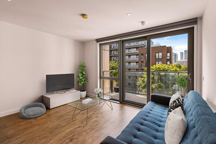 1 Bedroom Apartment To Rent In Lindfield Street, London, E14