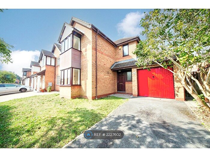 3 Bedroom Detached House To Rent In Eelbrook Avenue, Milton Keynes, MK13