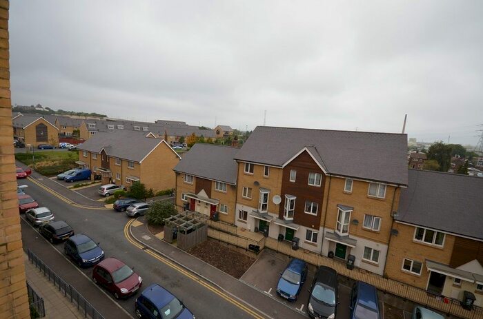 2 Bedroom Flat To Rent In Black Eagle Drive, Gravesend, DA11