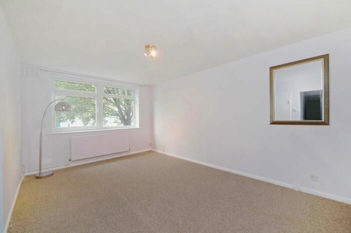 2 Bedroom Flat To Rent In Netherwood Road, Brook Green, London, W14