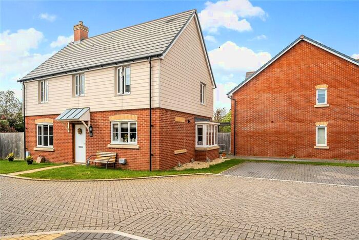 4 Bedroom Detached House For Sale In Queens Close, Watchfield, SN6