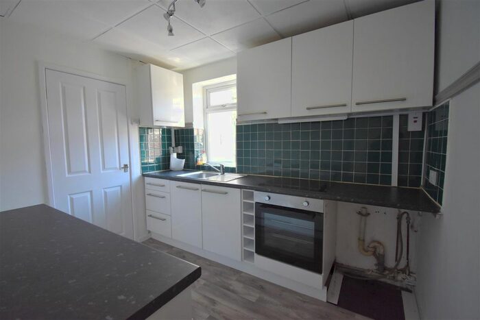 2 Bedroom Flat To Rent In Liverpool Road, Kidsgrove, Stoke-On-Trent, ST7