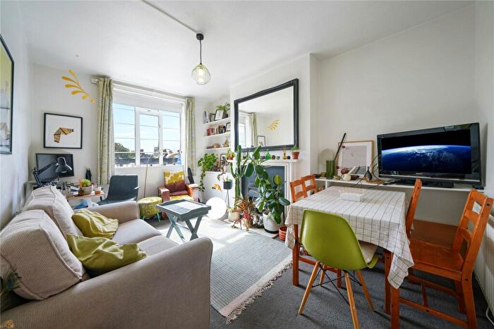 1 Bedroom Apartment To Rent In Pentonville Road, London, N1