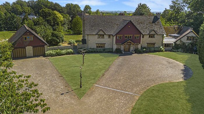 7 Bedroom Detached House For Sale In Springfield Farm, Southmoor, OX13