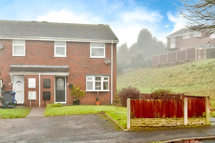 3 Bedroom End Of Terrace House For Sale In Palatine Drive, Newcastle, Staffordshire, ST5