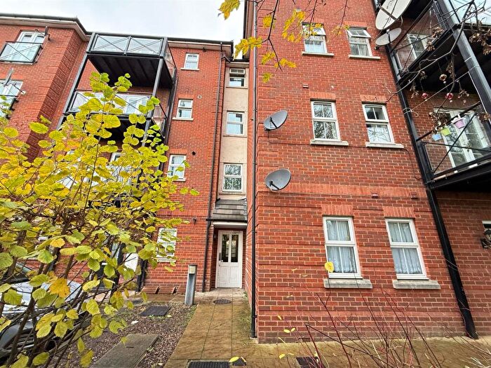 2 Bedroom Flat For Sale In Piper Way, Ilford, IG1