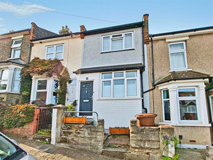 3 Bedroom Terraced House For Sale In Onslow Road, Rochester, ME1
