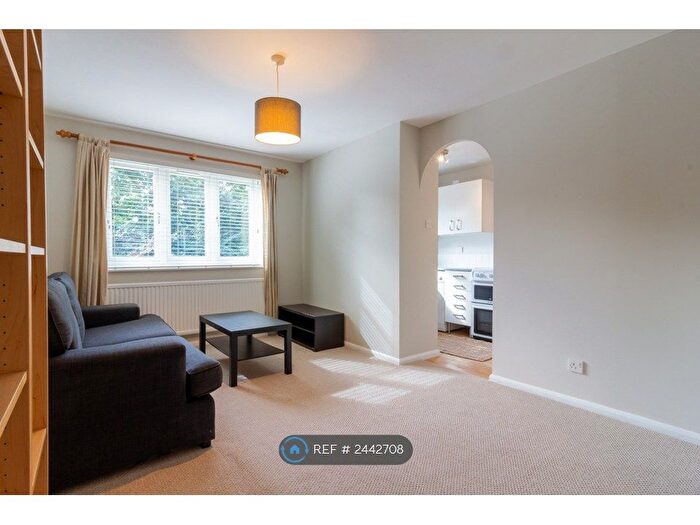1 Bedroom Flat To Rent In Blackheath Road, London, SE10