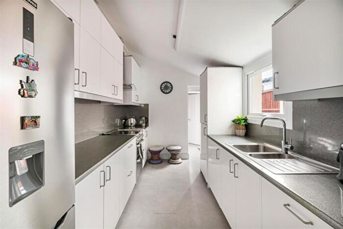 3 Bedroom Terraced House For Sale In Elsham Road, Leytonstone, E11