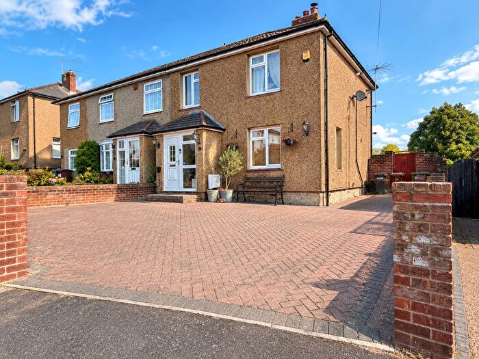 3 Bedroom Semi-Detached House For Sale In Anderson Road, Shenley, WD7