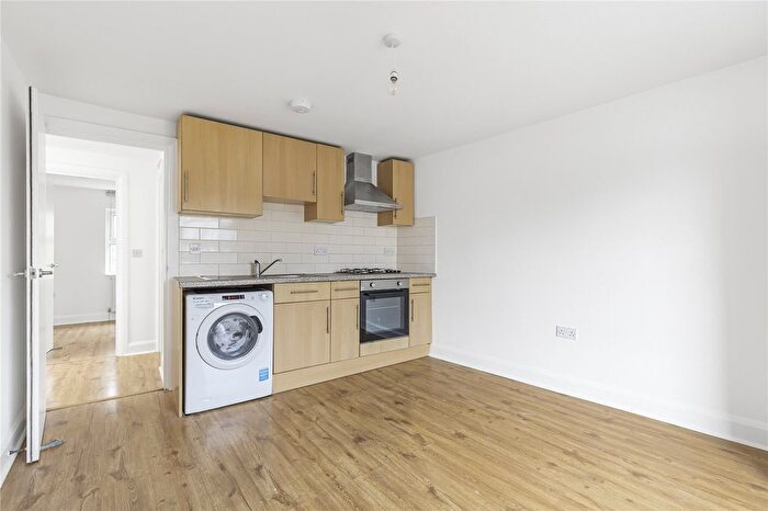 2 Bedroom Flat To Rent In Atlantic Road, Brixton, London, SW9