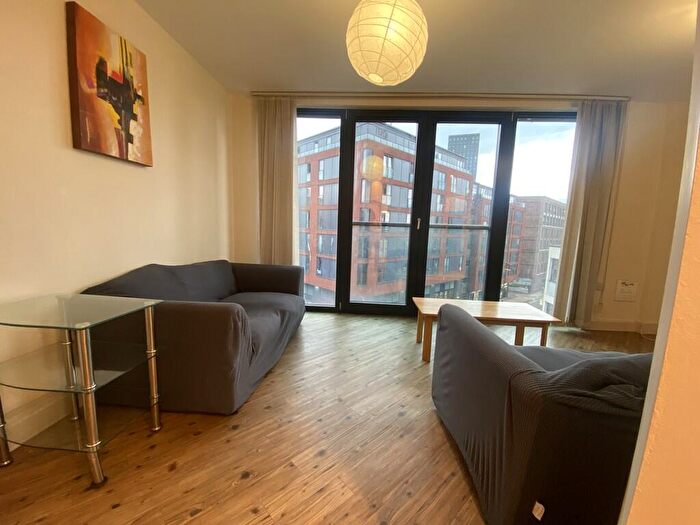 2 Bedroom Flat To Rent In Southside, B5