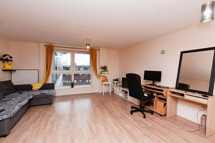 1 Bedroom Flat For Sale In Alencon Link, Basingstoke, Hampshire, RG21