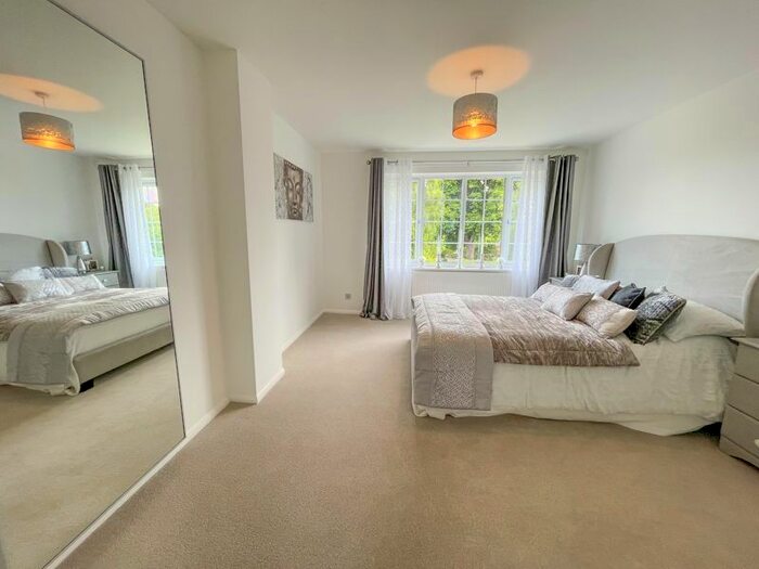 5 Bedroom Semi-Detached House For Sale In Roses Close, Cublington, Leighton Buzzard, LU7