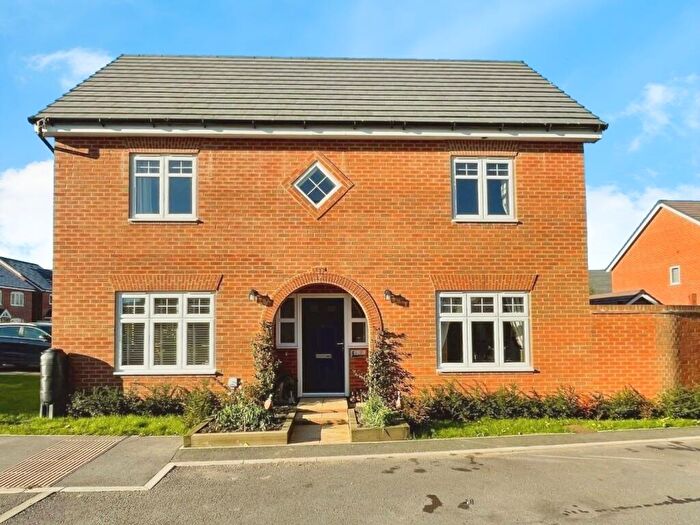 3 Bedroom Semi Detached House For Sale In Eddycroft, Cam, GL11