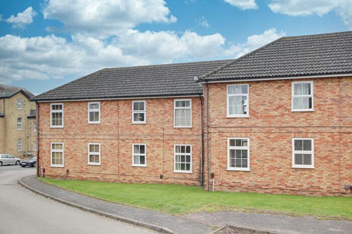 1 Bedroom Flat To Rent In Linclare Place, Eaton Ford, PE19