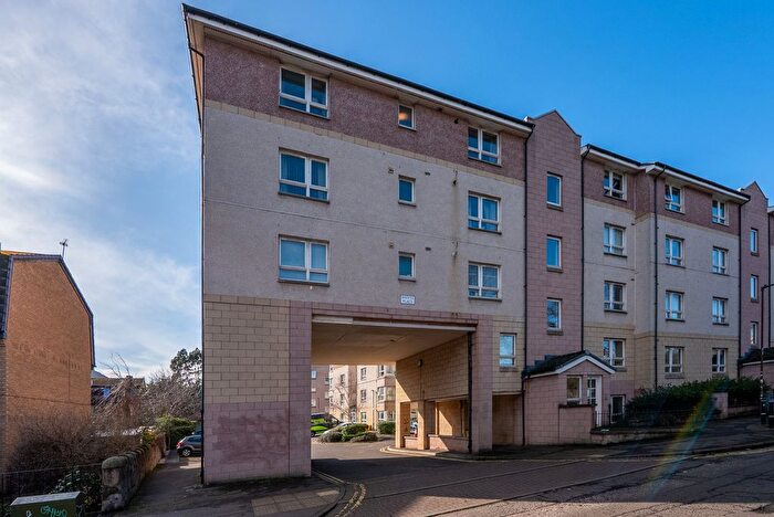 2 Bedroom Flat For Sale In / Lower London Road, Abbeyhill, Edinburgh, EH7