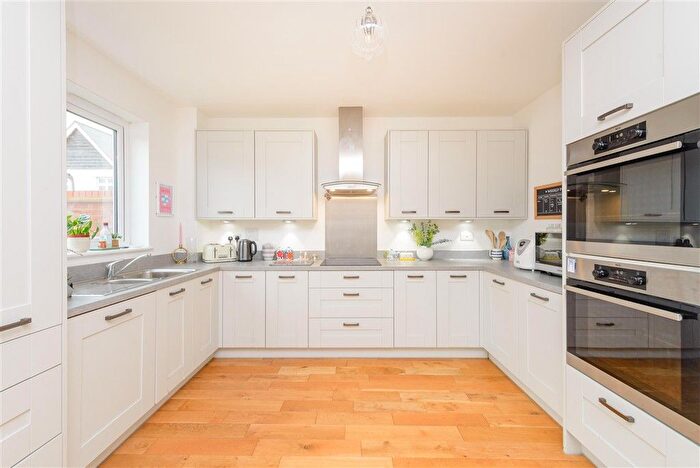 3 Bedroom Detached House For Sale In Hagelstowe Avenue, High Halstow, Rochester, Kent, ME3