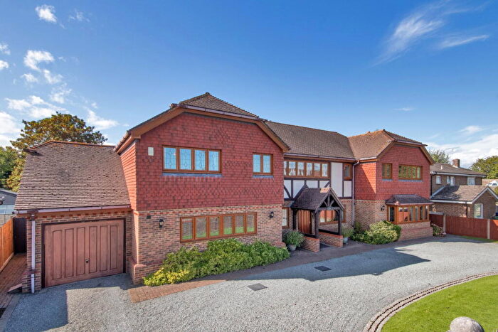 5 Bedroom Detached House For Sale In Church Road, Hartley, Kent, DA3